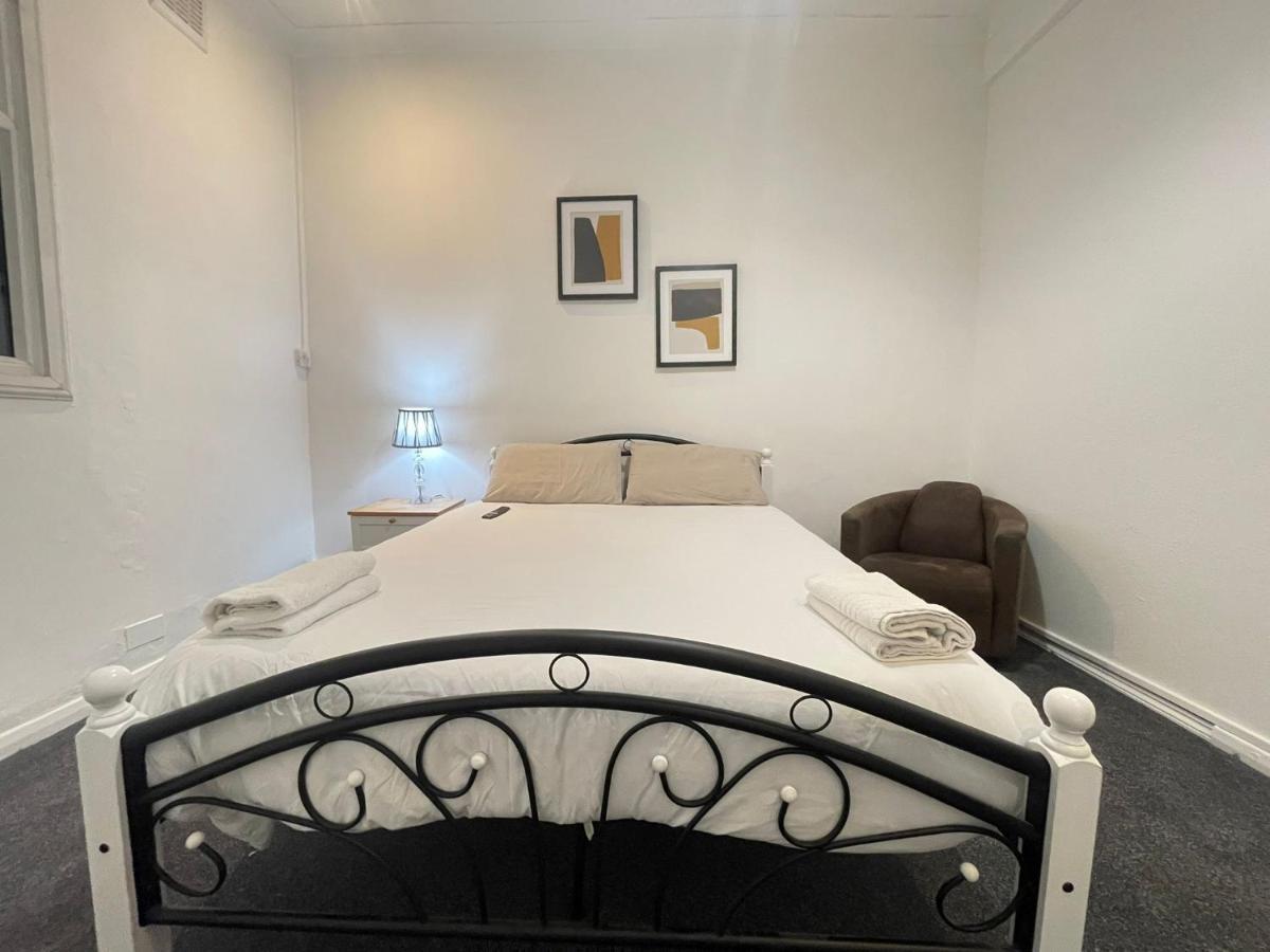Private Double Room In Stratford Londres Exterior foto